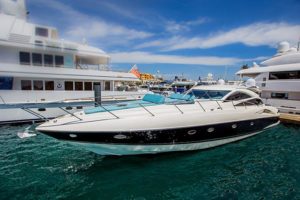 Luxury yacht charter in Cabo