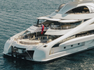 Mega YAcht AV in Cabo